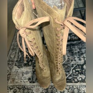Chocolat Blu Drea Women's Tan Lace-Up Boots size 8.5